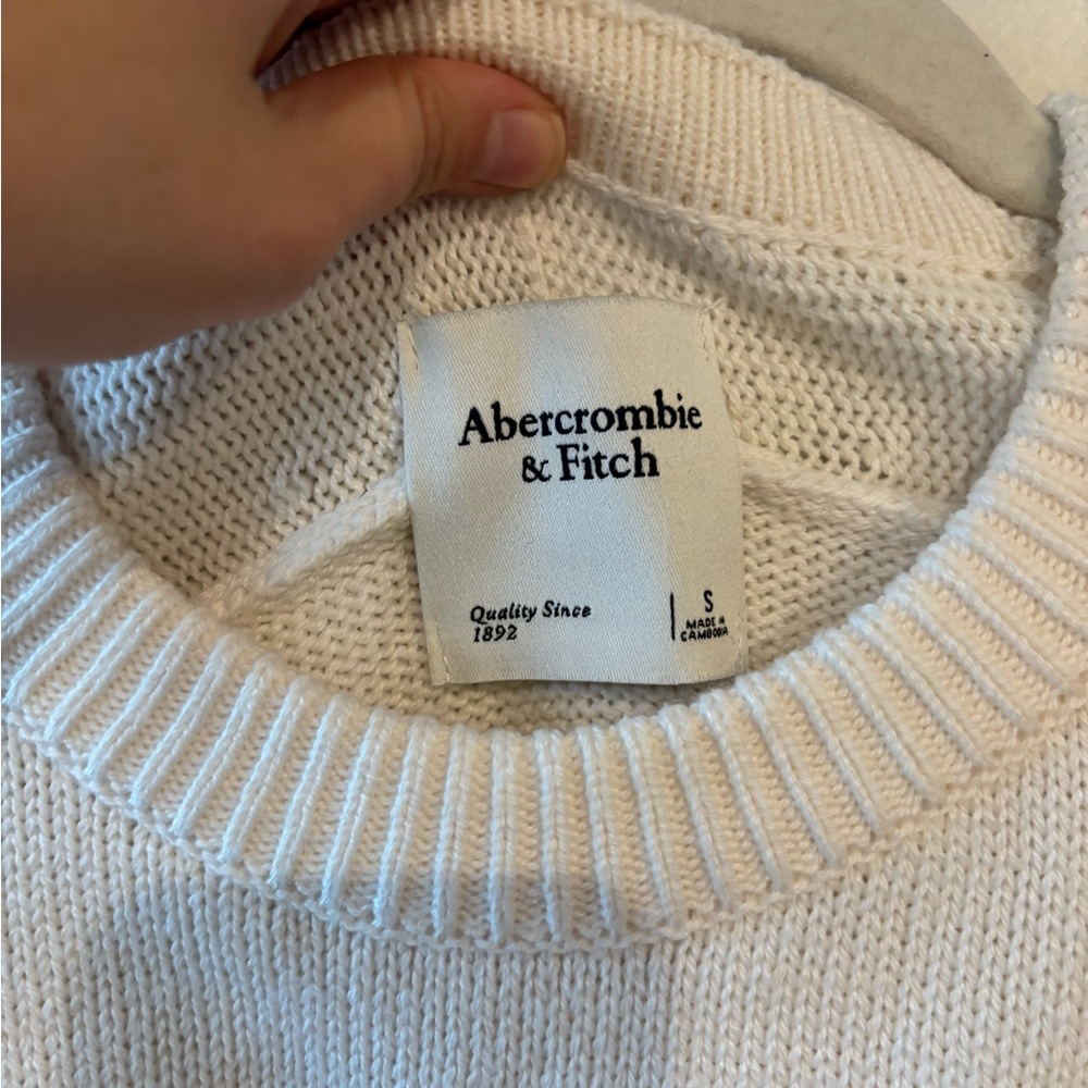 Abercrombie & Fitch Cream Sweater with Navy Dice Design - Picture 3 of 5
